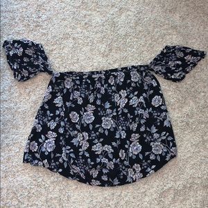 AMERICAN EAGLE Floral Off-the-Shoulder Blouse